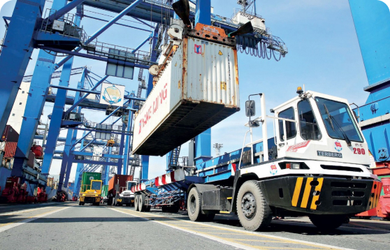 Tương quan giữa pháp luật và chính trị, và tầm quan trọng của tính trung thực và công bằng trong quy trình lập pháp và...